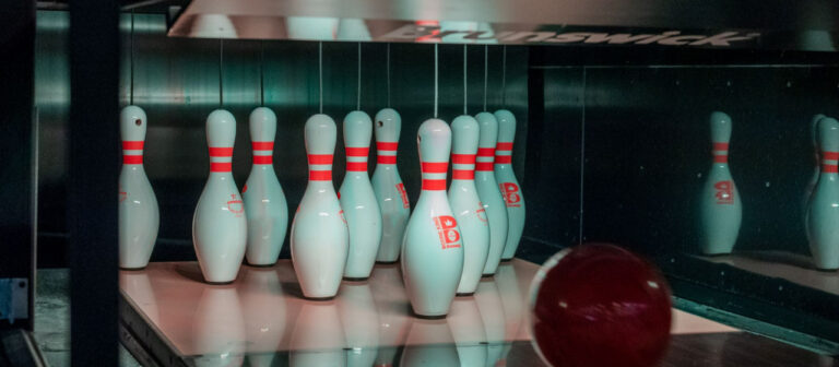 Quille de bowling sur les pistes du KHUB Arras karting